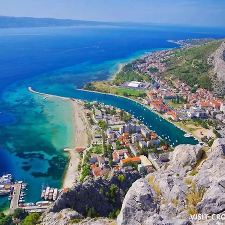 Stipic - Three Bedroom With Terrace * Omis